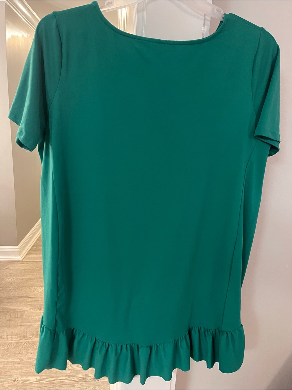 Zenana Outfitters Emerald Green Short Sleeve Ruffle Hem Top - Picture 2 of 3